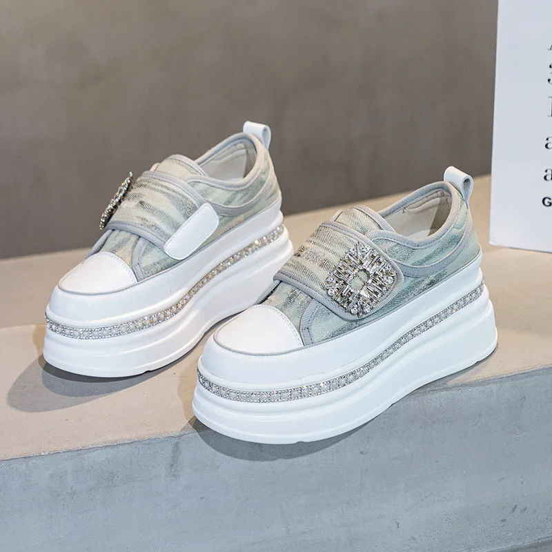 Джинсовые кроссовки из натуральной кожи, на платформе 6 см
Джинсовые кроссовки из натуральной кожи, на платформе 6 см