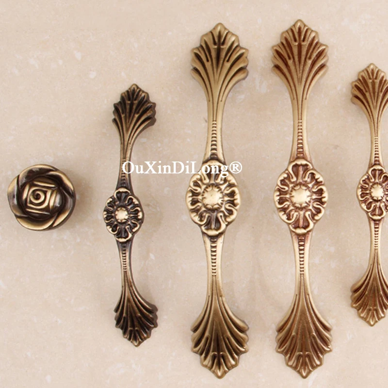 Retro Vintage 4PCS European Antique Furniture Handles Drawer Pulls Cupboard Wardrobe Kitchen Shoe TV Wine Cabinet Pulls Knobs
Retro Vintage 4PCS European Antique Furniture Handles Drawer Pulls Cupboard Wardrobe Kitchen Shoe TV Wine Cabinet Pulls Knobs