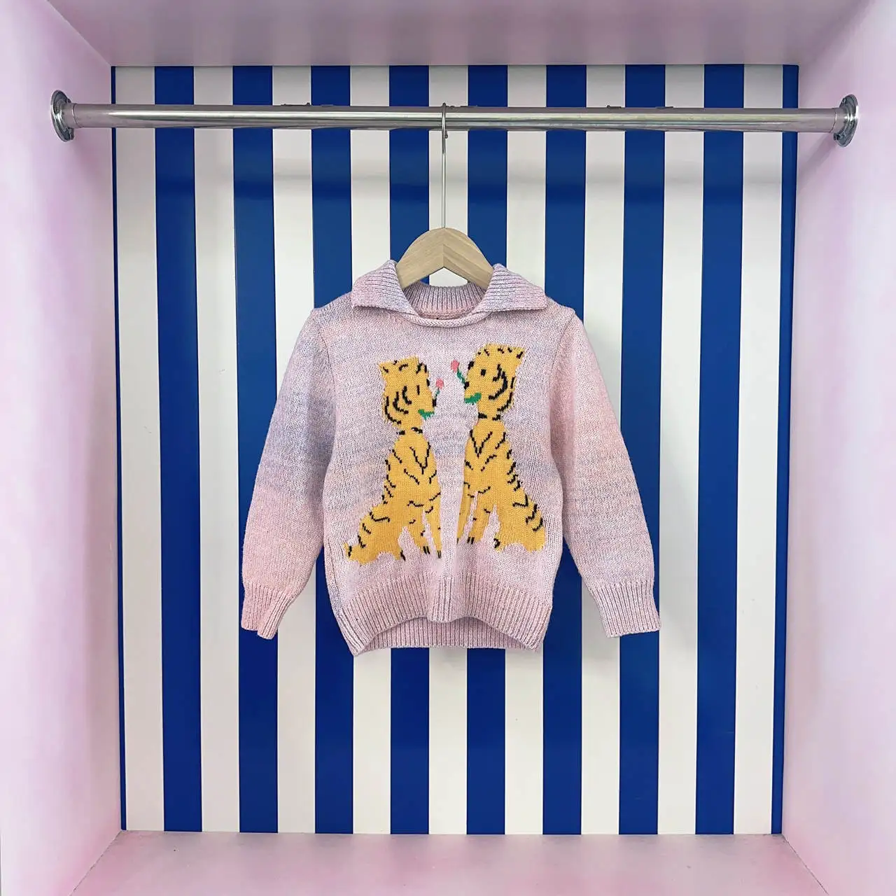 

Дизайнерская осенняя одежда для девочек, новинка 2023, модный шерстяной вязаный свитер для детей, повседневный пуловер с длинным рукавом и мультяшным рисунком, детская одежда
