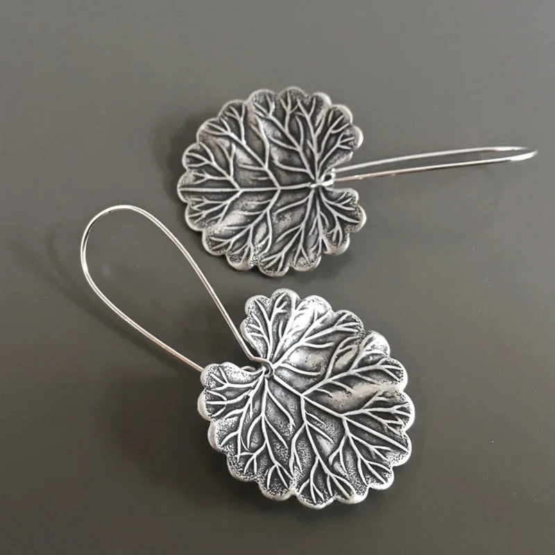 Vintage Silver Color Leaf Earrings For Women Personality Design 2022 New Fashion Earring Female Jewelry Accessories 
Vintage Silver Color Leaf Earrings For Women Personality Design 2022 New Fashion Earring Female Jewelry Accessories