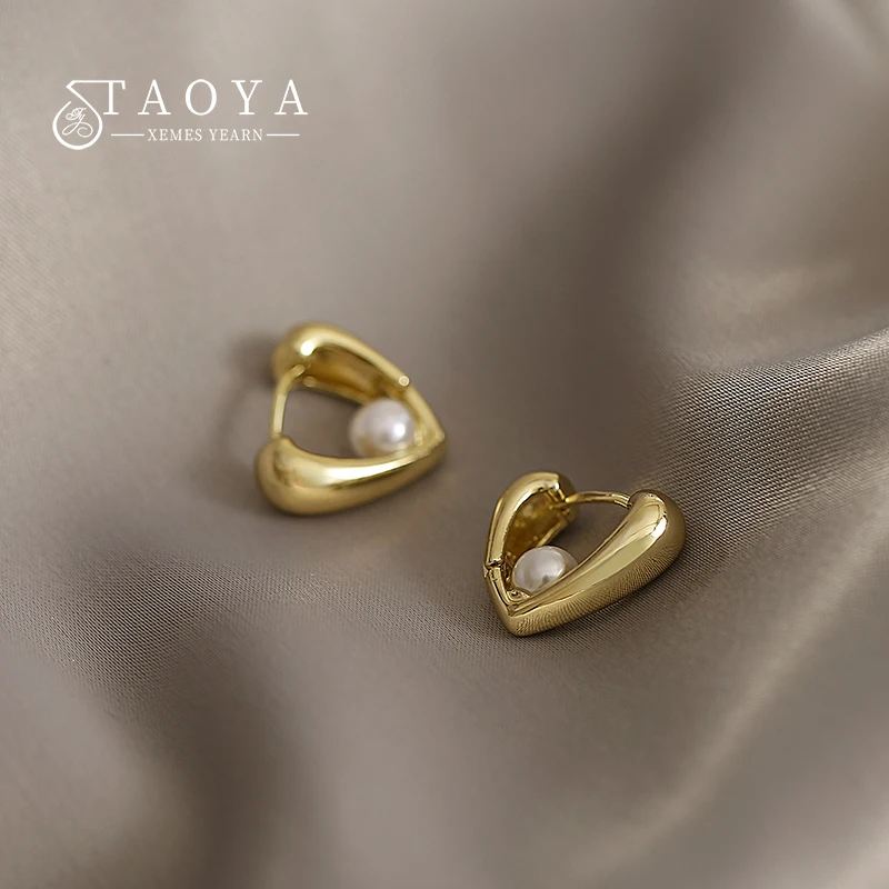 Дизайнерские металлические серьги в форме сердца с жемчугом, модные серьги-пуговицы, милые аксессуары для девочек, женские простые украшен...
Дизайнерские металлические серьги в форме сердца с жемчугом, модные серьги-пуговицы, милые аксессуары для девочек, женские простые украшен...