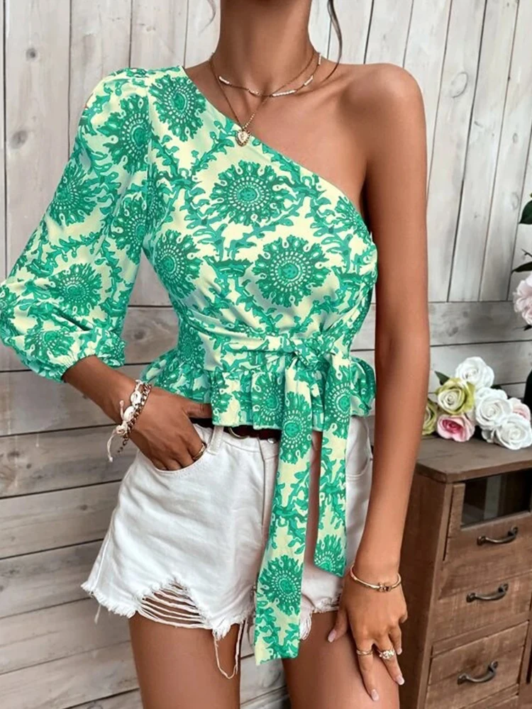 New One Shoulder Lantern Sleeve Lace-Up Top Women Spring/Summer Sexy Off-the-shoulder Slim Waist Blouse Retro Print Party Shirt
New One Shoulder Lantern Sleeve Lace-Up Top Women Spring/Summer Sexy Off-the-shoulder Slim Waist Blouse Retro Print Party Shirt