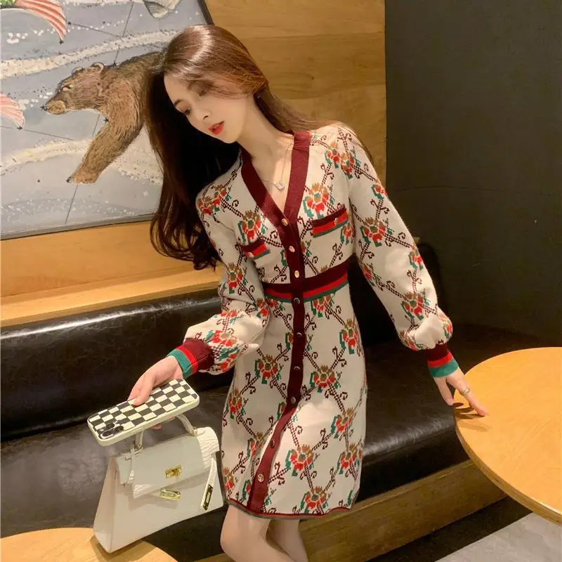 Early Autumn 2022 New Small Fragrant Wind Ladies Dress Small French Retro Temperament Knitted Skirt Women's Clothing
Early Autumn 2022 New Small Fragrant Wind Ladies Dress Small French Retro Temperament Knitted Skirt Women's Clothing