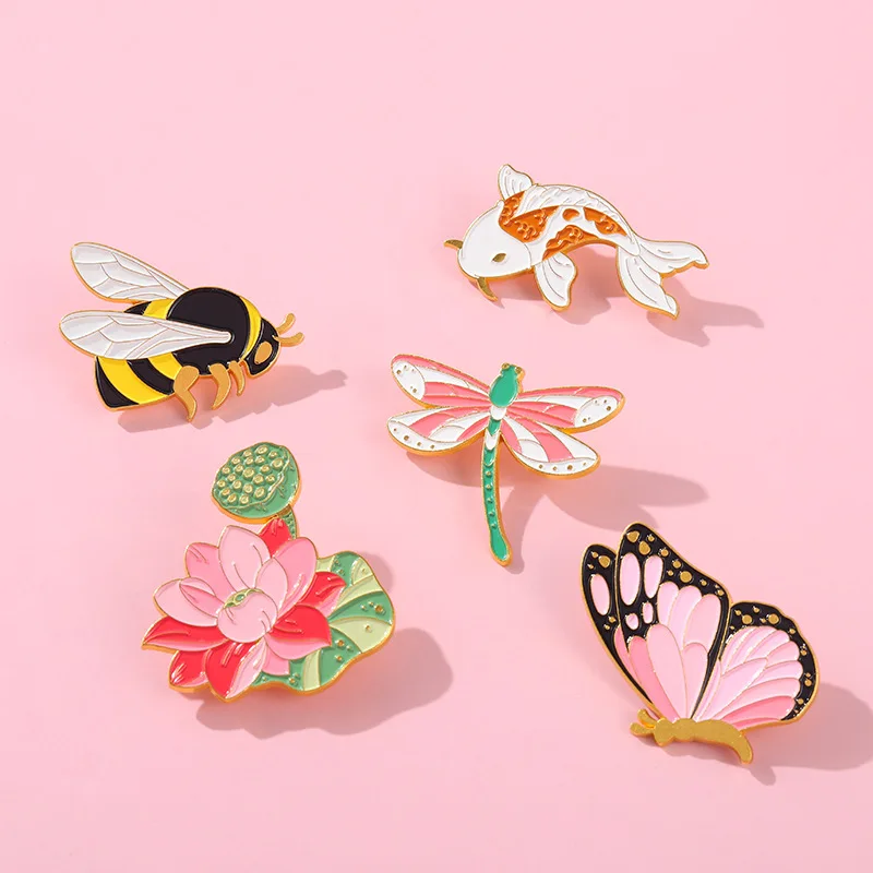 2PCS Exquisitely designed insect series alloy brooch cartoon cute dragonfly bee lotus shape enamel badge cute lapel pin
2PCS Exquisitely designed insect series alloy brooch cartoon cute dragonfly bee lotus shape enamel badge cute lapel pin
