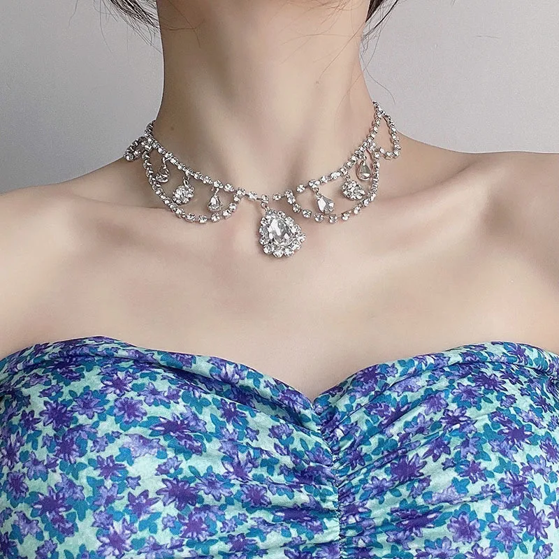 French Women's Full Diamond Petal Crystal Necklace Super Fairy ins Cool Short Neck Chain Collar Chain
French Women's Full Diamond Petal Crystal Necklace Super Fairy ins Cool Short Neck Chain Collar Chain
