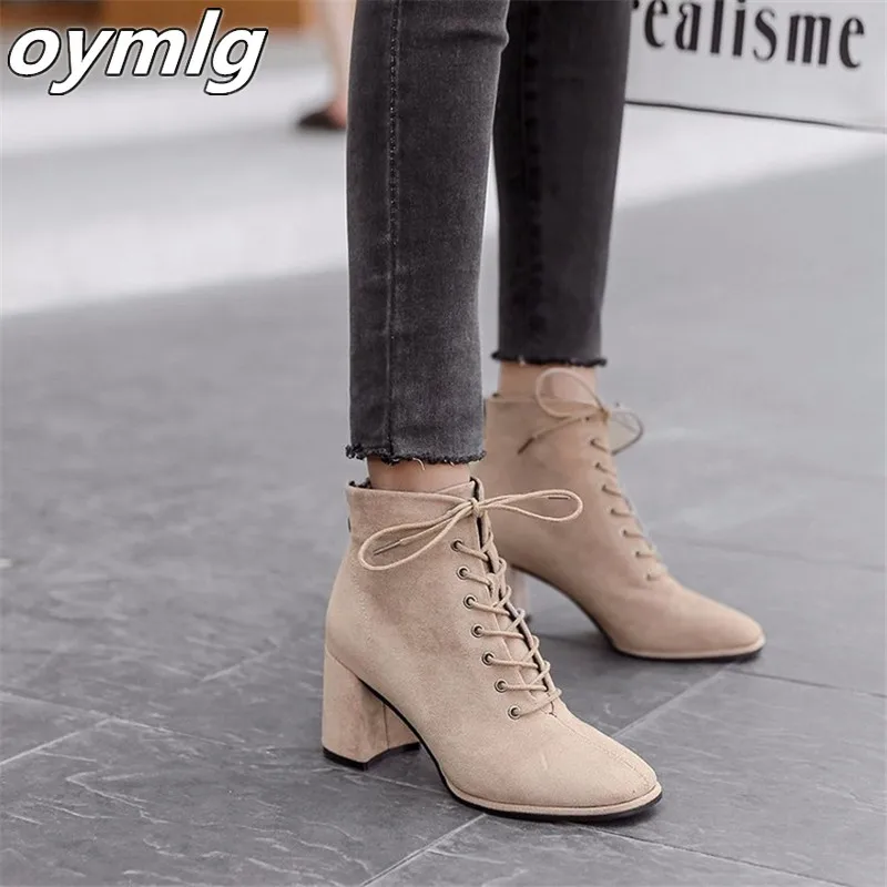 2020 New Autumn Winter Women Boots High Quality Solid Lace-up Back zipper European Ladies Shoes Fashion High Heels Boots 35-39
2020 New Autumn Winter Women Boots High Quality Solid Lace-up Back zipper European Ladies Shoes Fashion High Heels Boots 35-39