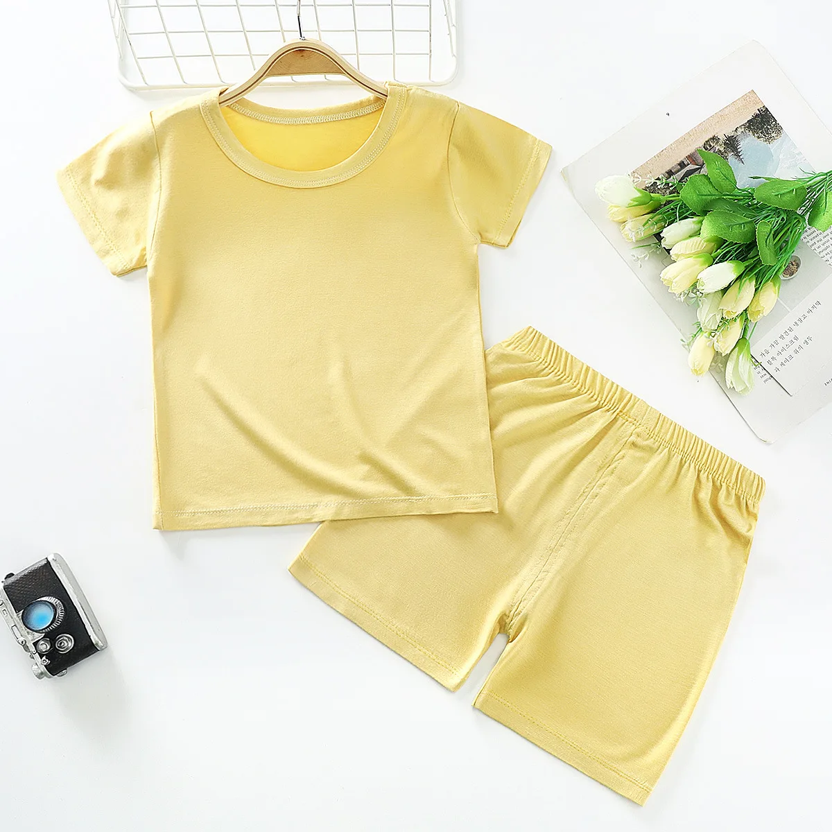 Summer 2023 new children's short-sleeved T-shirt suit for boys and girls home service baby 2-piece suit
Summer 2023 new children's short-sleeved T-shirt suit for boys and girls home service baby 2-piece suit