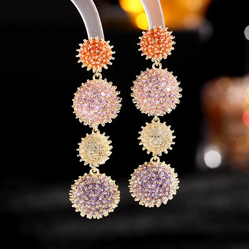 Роскошные преувеличенные металлические круглые цветные фианиты длинные Индивидуальные серебряные серьги-иглы нишевые серьги с жареным ша...
Роскошные преувеличенные металлические круглые цветные фианиты длинные Индивидуальные серебряные серьги-иглы нишевые серьги с жареным ша...