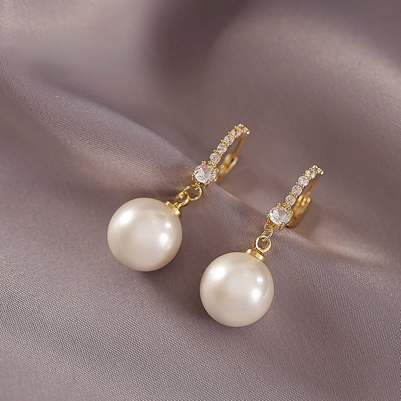 Elegant Lady's Pearl Pendant Earrings Korean Fashion Jewelry Party Student Girl's Simple Accessories Sweet Earrings For Woman
Elegant Lady's Pearl Pendant Earrings Korean Fashion Jewelry Party Student Girl's Simple Accessories Sweet Earrings For Woman