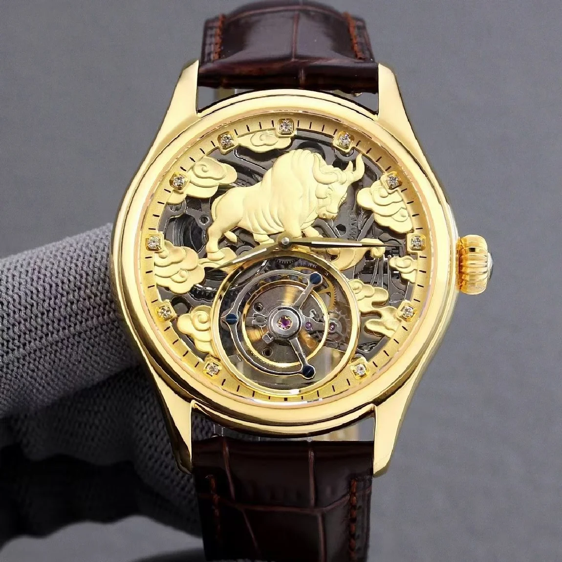 SEAKOSS 42mm Men Tourbillon Watches Genuine Leather Mechanical Waterproof Hand Wind Wristwatch High-end Golden Skeleton Cow
SEAKOSS 42mm Men Tourbillon Watches Genuine Leather Mechanical Waterproof Hand Wind Wristwatch High-end Golden Skeleton Cow