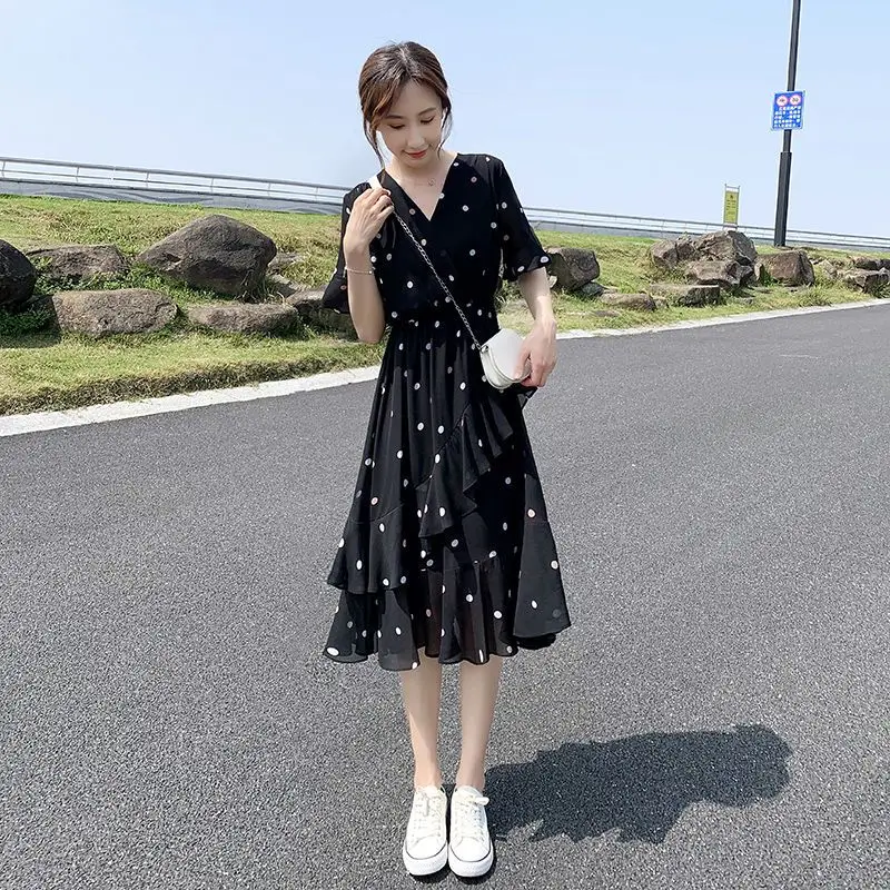 Small Black Polka Dot Chiffon For Women's Summer New Fitting And Slim Neckline Fairy Shaped Dress For Children
Small Black Polka Dot Chiffon For Women's Summer New Fitting And Slim Neckline Fairy Shaped Dress For Children