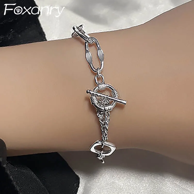 DAYIN Silver Color OT Buckle Chain Bracelet for Women Couples New Fashion Vintage Punk Geometric Handmade Party Jewelry Gifts
DAYIN Silver Color OT Buckle Chain Bracelet for Women Couples New Fashion Vintage Punk Geometric Handmade Party Jewelry Gifts
