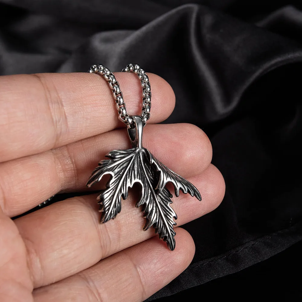 Classic Fashion Maple Leaf Titanium Steel Pendant Stainless Steel Necklace for Men Jewelry Gift
Classic Fashion Maple Leaf Titanium Steel Pendant Stainless Steel Necklace for Men Jewelry Gift