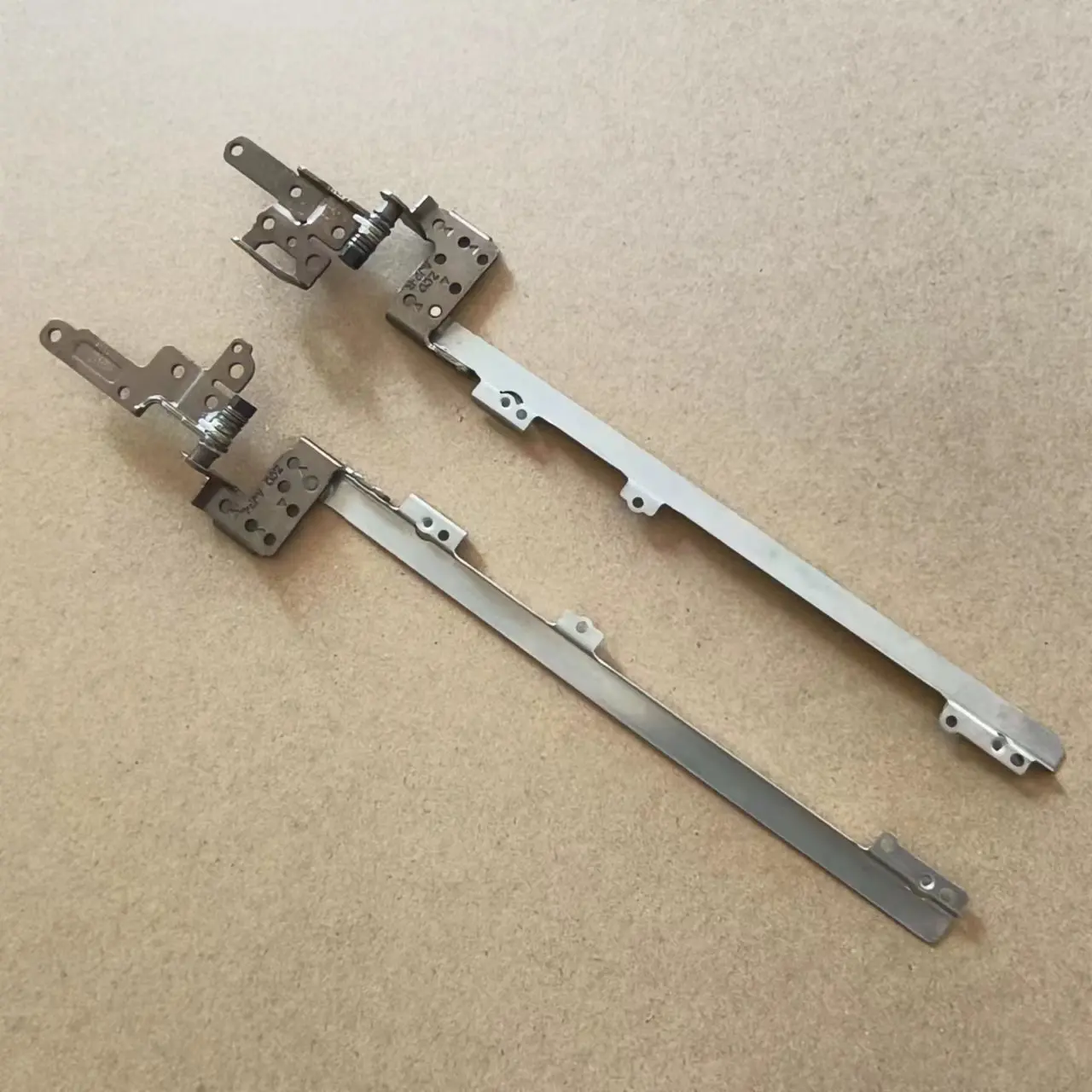 New Laptop Lcd Bracket Hinges For Acer Chromebook C734 C734T C734C 33.AYWN7.001 33.AYWN7.002 Screen Hinge
New Laptop Lcd Bracket Hinges For Acer Chromebook C734 C734T C734C 33.AYWN7.001 33.AYWN7.002 Screen Hinge