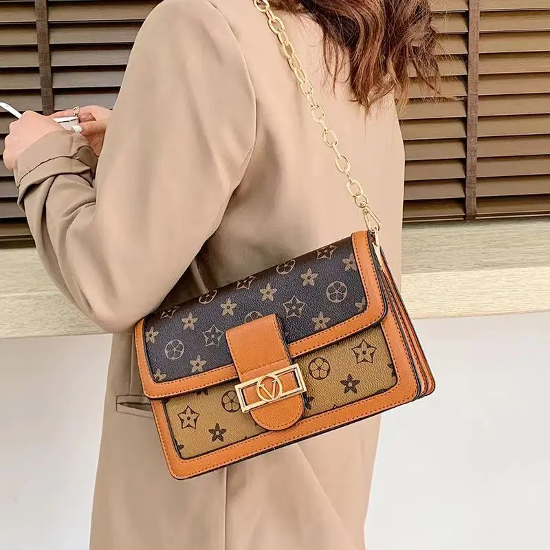 New Women's One Shoulder Crossbody Bag Travel High Capacity Double Layer Mobile Phone Fashion Summer Essential Carrying Bag 901
New Women's One Shoulder Crossbody Bag Travel High Capacity Double Layer Mobile Phone Fashion Summer Essential Carrying Bag 901