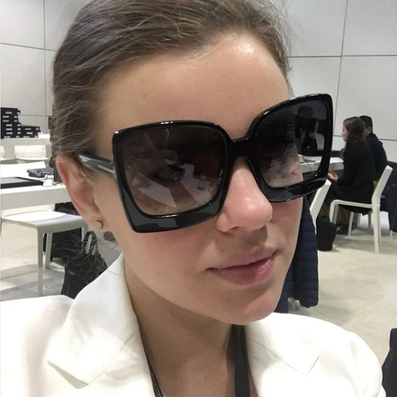 2022 New Summer Fashion Oversized Women Sunglasses Brand Designer Oversized Leopard Female Large Frame Gradient Sun Glass UV400
2022 New Summer Fashion Oversized Women Sunglasses Brand Designer Oversized Leopard Female Large Frame Gradient Sun Glass UV400