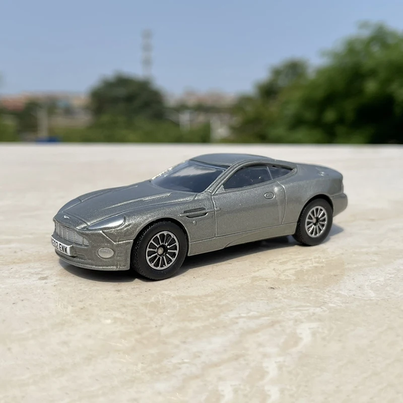 NO BOX 1:50 Scale Aston Martin V12 Car Model Diecast Alloy Toy Adult Fans Collection Gift Souvenir
NO BOX 1:50 Scale Aston Martin V12 Car Model Diecast Alloy Toy Adult Fans Collection Gift Souvenir