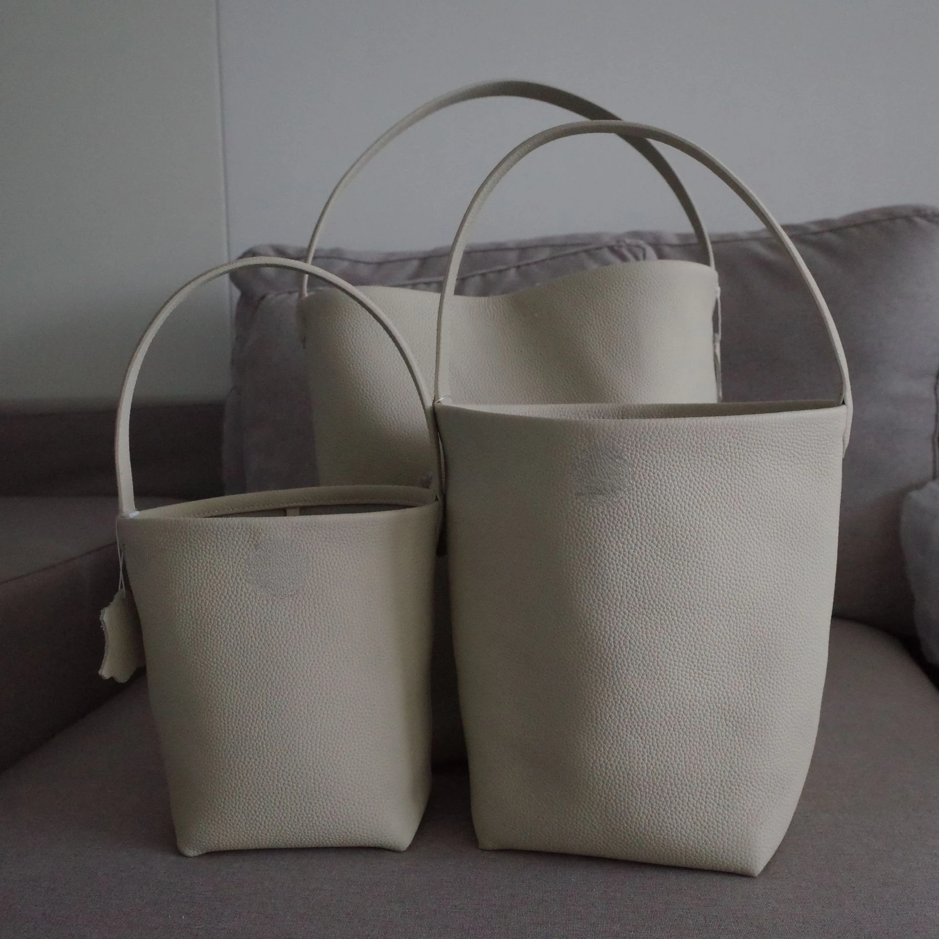 Large Capacity Single Shoulder Bucket Bags High Quality Cowhide Tote Bags Soft Lychee Pattern Commuter Luxury Bandbags Lady
Large Capacity Single Shoulder Bucket Bags High Quality Cowhide Tote Bags Soft Lychee Pattern Commuter Luxury Bandbags Lady