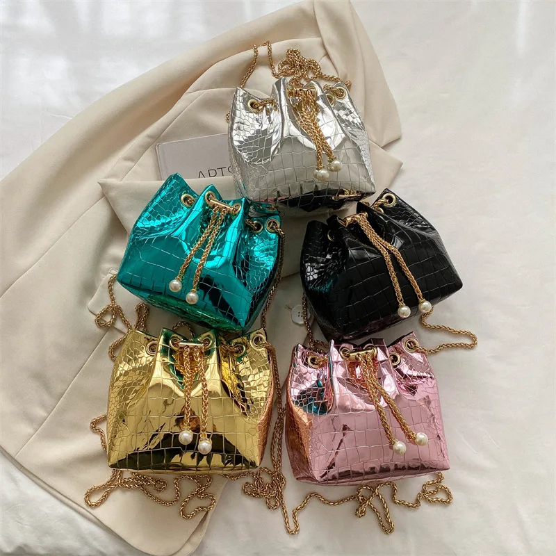 Niche Design Crocodile Pattern Bucket Bag Bright Surface Drawstring Shoulder Crossbody Bag Women's Chain Messenger Bag Handbag
Niche Design Crocodile Pattern Bucket Bag Bright Surface Drawstring Shoulder Crossbody Bag Women's Chain Messenger Bag Handbag