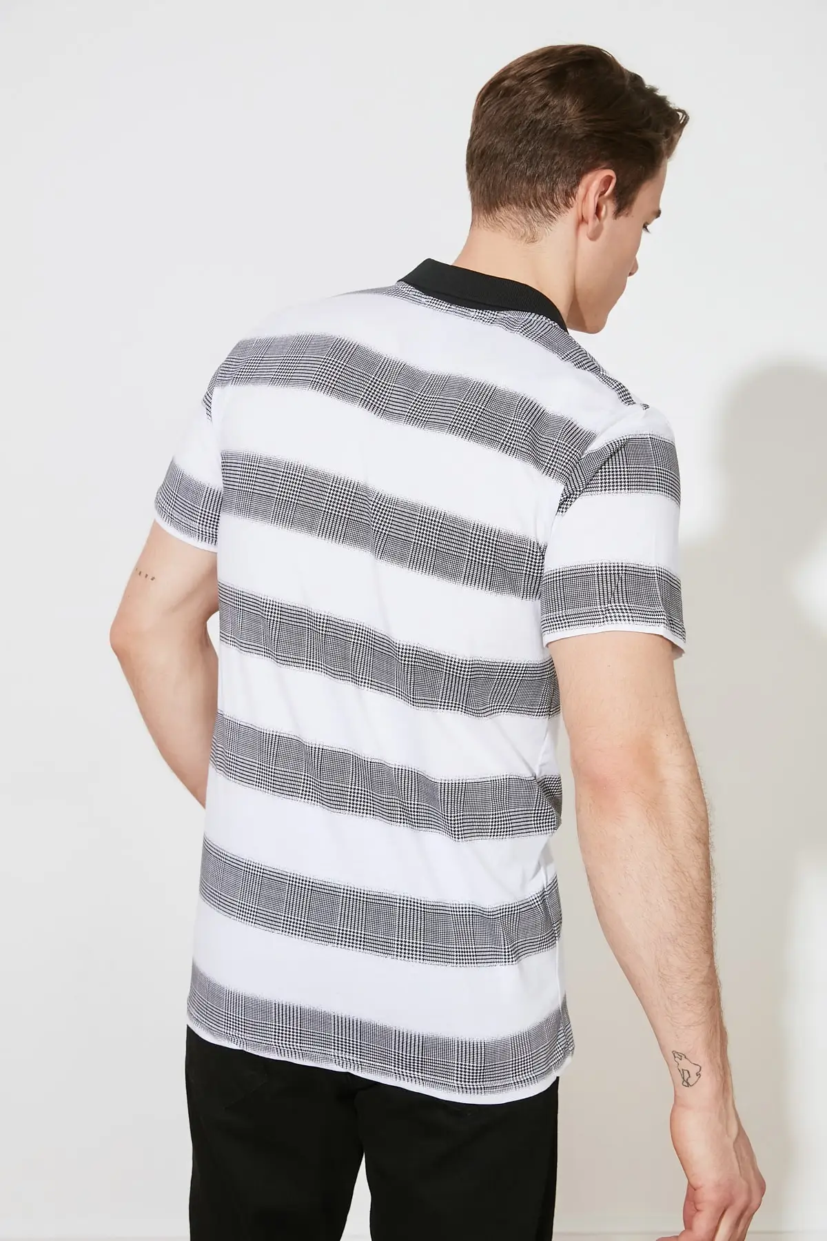 Trendyol Men 'S Regular Fit Striped Short Sleeve Polo Collar T-shirt TMNSS21PO0123
Trendyol Men 'S Regular Fit Striped Short Sleeve Polo Collar T-shirt TMNSS21PO0123