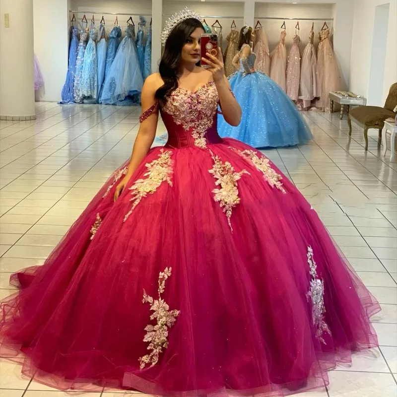 Burgundy Princess Ball Gown Sweetheart Quinceanera Dress Gold 3DFlower Applique Beads Birthday Party Sweet Vestidos De 15 Años 
Burgundy Princess Ball Gown Sweetheart Quinceanera Dress Gold 3DFlower Applique Beads Birthday Party Sweet Vestidos De 15 Años
