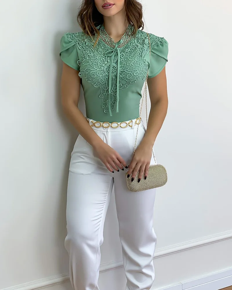 Женская Кружевная футболка с коротким рукавом и круглым вырезом
Женская Кружевная футболка с коротким рукавом и круглым вырезом