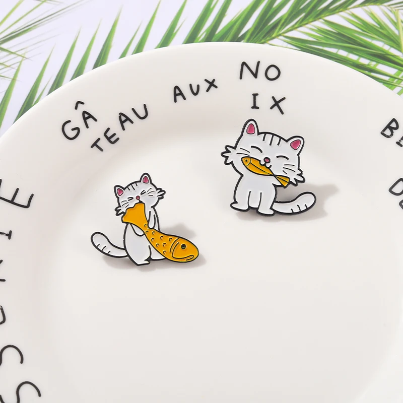 Fish Eating Cat Enamel Pins Custom Cute Cats Greedy Fish White Series Brooch Lapel Badge Bag Cartoon Jewelry Gift for Kid Friend
Fish Eating Cat Enamel Pins Custom Cute Cats Greedy Fish White Series Brooch Lapel Badge Bag Cartoon Jewelry Gift for Kid Friend
