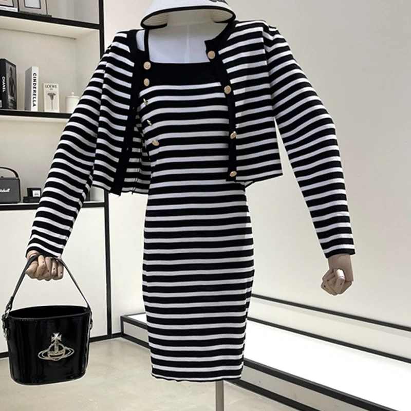 Round Neck Single-Breasted Retro Temperament Female Summer Beautiful Striped Fashion Knitted Cardigan Suspender Dress Two-Piece
Round Neck Single-Breasted Retro Temperament Female Summer Beautiful Striped Fashion Knitted Cardigan Suspender Dress Two-Piece