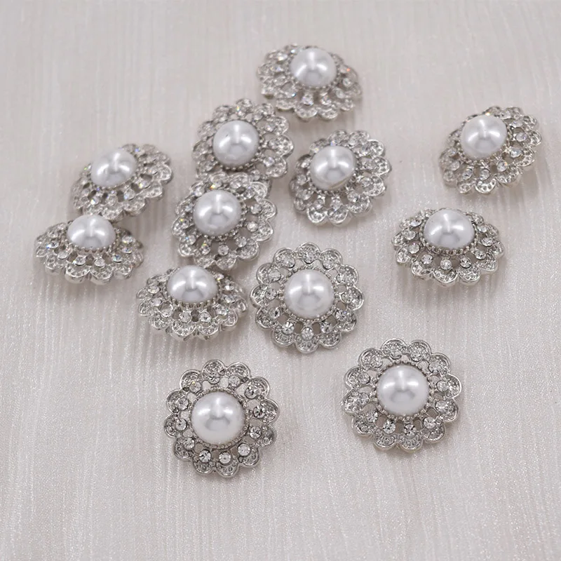 10pcs/pack Flower Shape Pearl Rhinestone Buttons Clothing Coat Sweater Snap Decorative White Crystal Round DIY Wedding Accessory
10pcs/pack Flower Shape Pearl Rhinestone Buttons Clothing Coat Sweater Snap Decorative White Crystal Round DIY Wedding Accessory