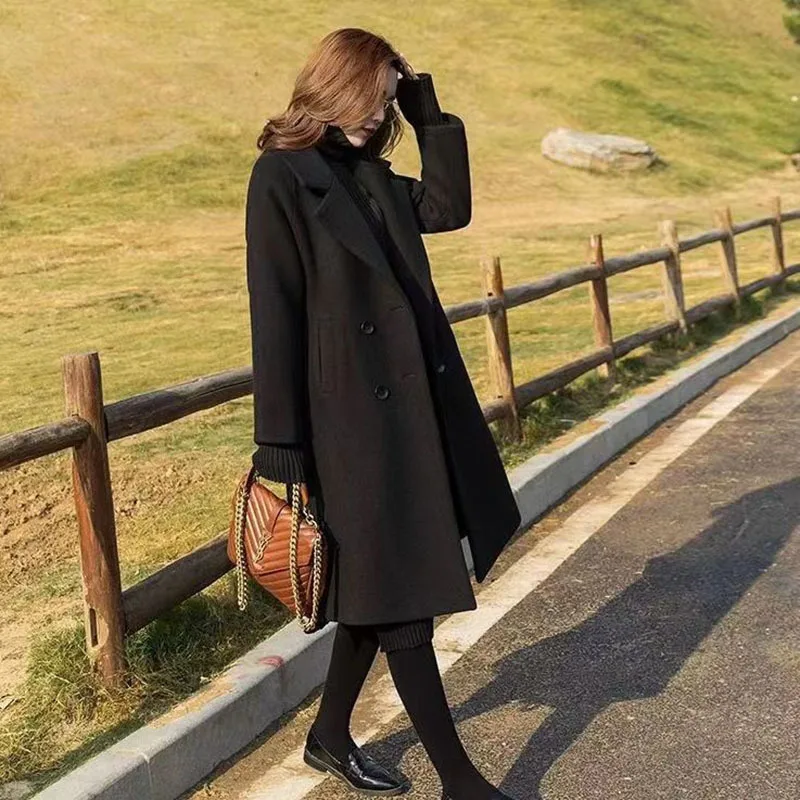 2023 Autumn And Winter New Korean Version Loose Fashion Temperament Hepburn Black Medium And Long Woolen Coat Women's Trend
2023 Autumn And Winter New Korean Version Loose Fashion Temperament Hepburn Black Medium And Long Woolen Coat Women's Trend