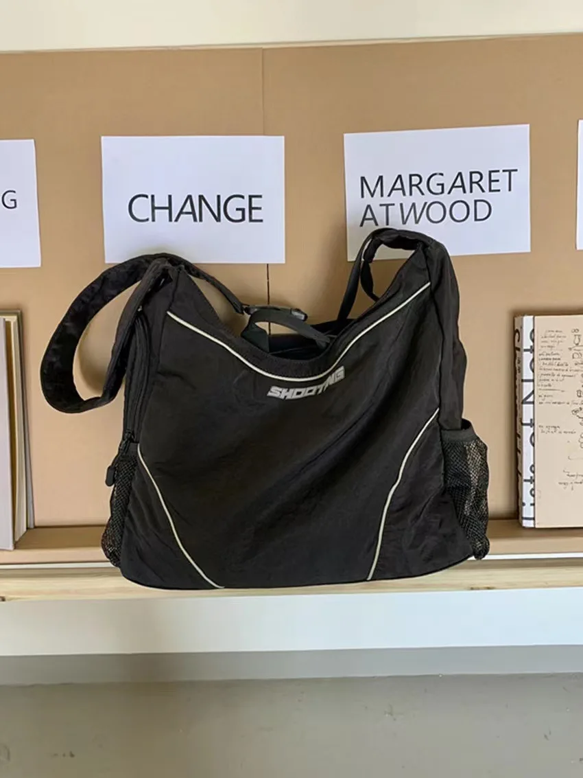 Women Casual Black Crossbody Bag Lightweight Sports Messenger Bag Nylon Shoulder Handbag Student School Book Bags Korean Style
Women Casual Black Crossbody Bag Lightweight Sports Messenger Bag Nylon Shoulder Handbag Student School Book Bags Korean Style