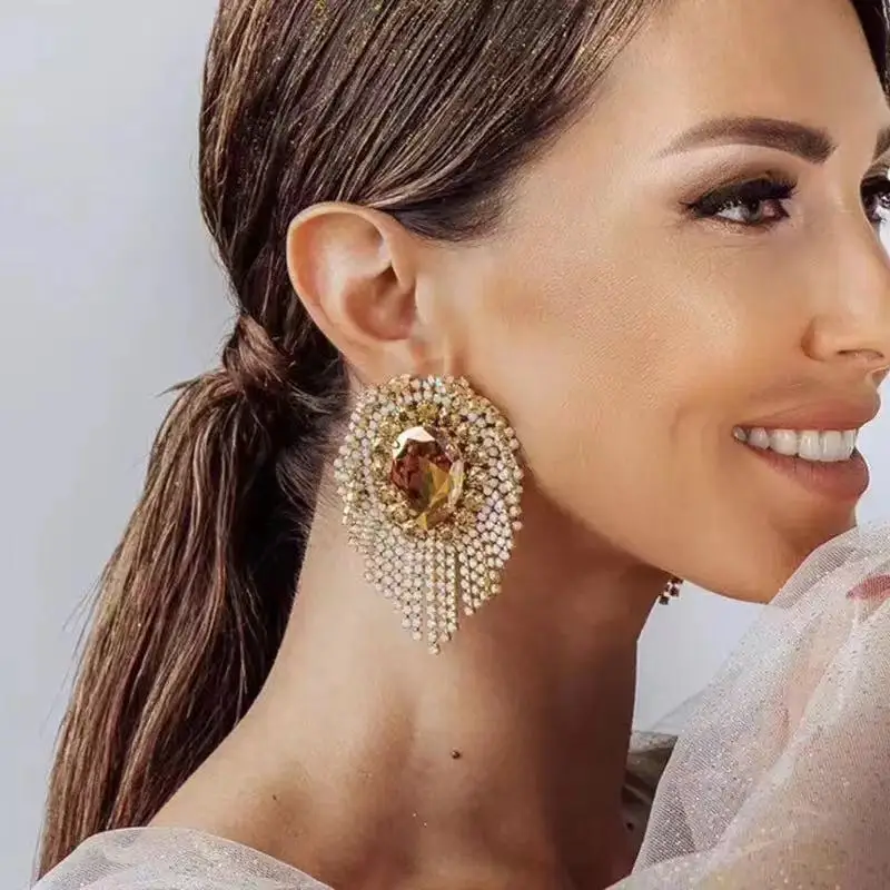New Trend Sparkling Rhinestone Tassel Claw Chain Women's Earrings Dinner Party Wedding Fashion Jewelry Accessories Oorbellen
New Trend Sparkling Rhinestone Tassel Claw Chain Women's Earrings Dinner Party Wedding Fashion Jewelry Accessories Oorbellen