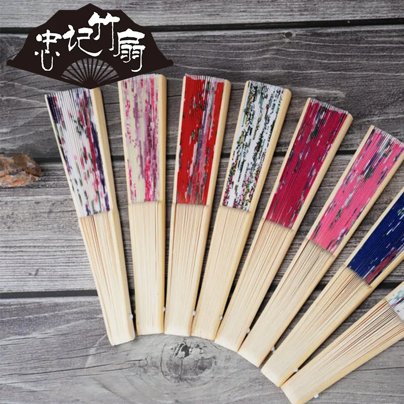 Silk Fan Openwork Print Bamboo Chinese Pattern Classic Ornament Silk Vintage Style Home Decoration Ornament Hand Fan
Silk Fan Openwork Print Bamboo Chinese Pattern Classic Ornament Silk Vintage Style Home Decoration Ornament Hand Fan