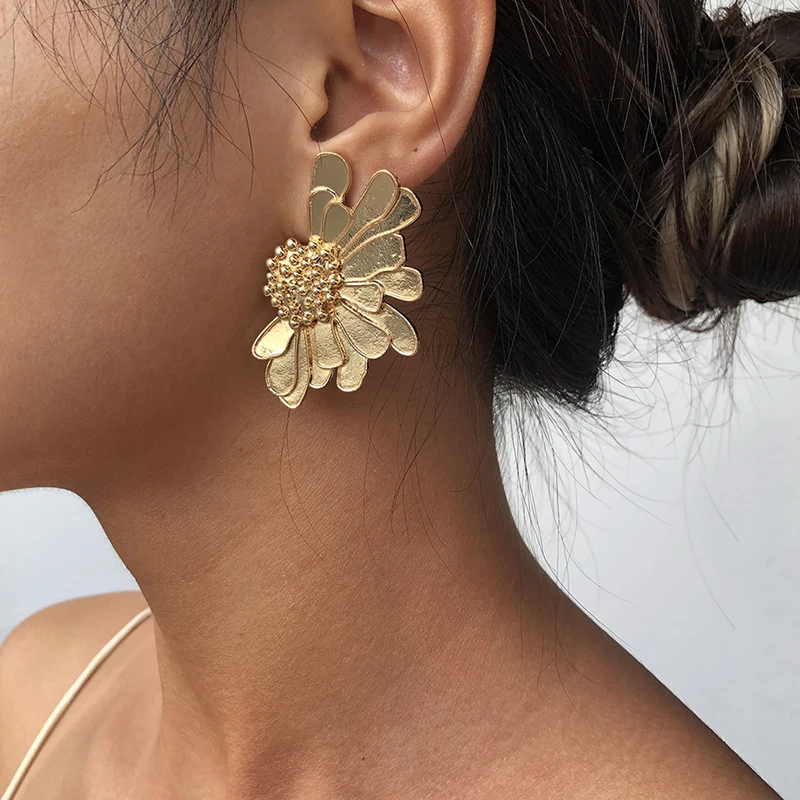 Women's Multicolor Exaggerated Retro Alloy Flower Earrings with Feminine Temperament Pattern and Shape INS New Fashion
Women's Multicolor Exaggerated Retro Alloy Flower Earrings with Feminine Temperament Pattern and Shape INS New Fashion
