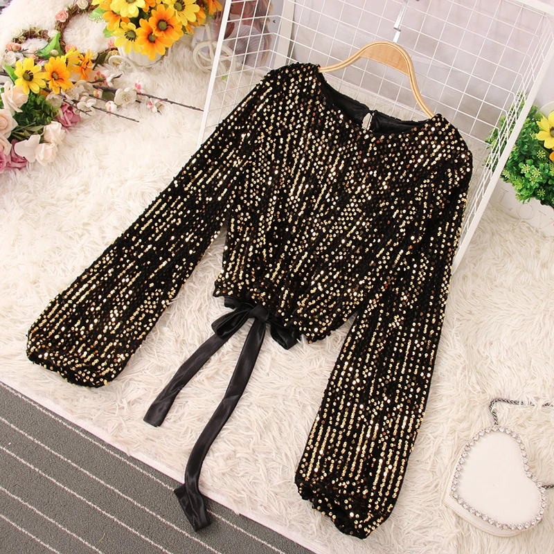 VANOVICH Temperament Blouse Female Spring New Design Hollow Out Backless Strap Waist Slim Fashion Short High Street Sequined Top
VANOVICH Temperament Blouse Female Spring New Design Hollow Out Backless Strap Waist Slim Fashion Short High Street Sequined Top
