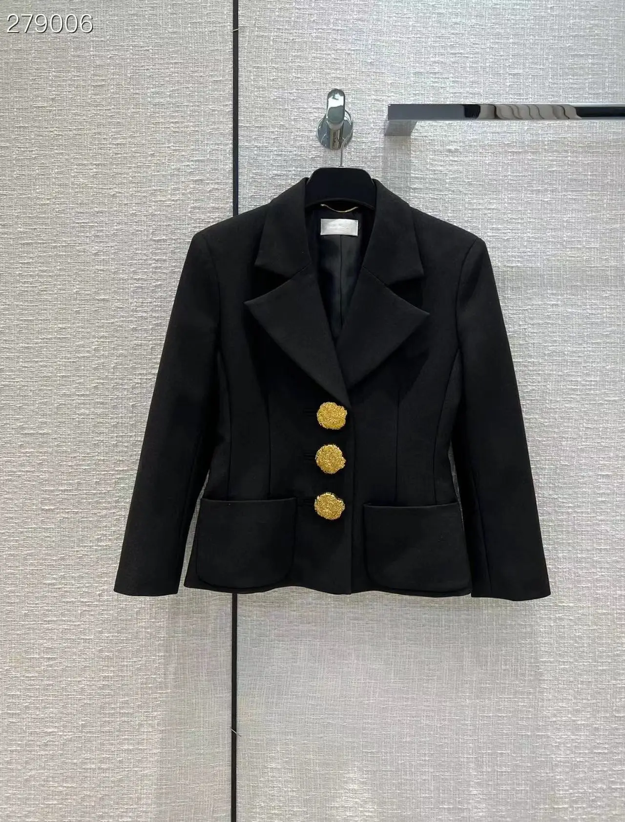 Natural 2022 Runway Style Women Short Black Blazer Jacket Coat Single Breasted Turn down Collar Jacket
Natural 2022 Runway Style Women Short Black Blazer Jacket Coat Single Breasted Turn down Collar Jacket