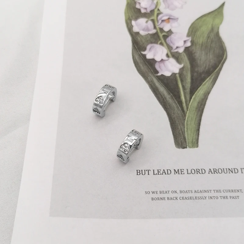 Silver Heart Earrings Luxury Jewelry 925 Sterling Silver New Sweet Cute Fashion Party Gifts Free Shipping for Women
Silver Heart Earrings Luxury Jewelry 925 Sterling Silver New Sweet Cute Fashion Party Gifts Free Shipping for Women