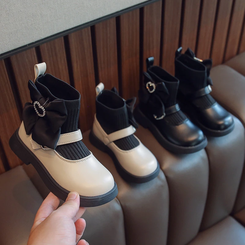 Princess Bow with Rhinestone Heart-shaped Beautiful Sock Boots Korean Style Versatile 2022 Child Fashion Girls Casual Shoes New
Princess Bow with Rhinestone Heart-shaped Beautiful Sock Boots Korean Style Versatile 2022 Child Fashion Girls Casual Shoes New