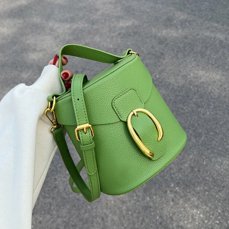 Женские модные сумки-Цилиндры 2022, однотонные сумки для женщин, роскошная сумка-ведро из искусственной кожи, Женская роскошная дизайнерская ...
Женские модные сумки-Цилиндры 2022, однотонные сумки для женщин, роскошная сумка-ведро из искусственной кожи, Женская роскошная дизайнерская ...