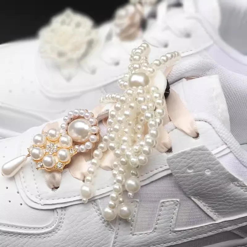 Fashion Butterfly Pearl Shoe Lace Charms for Sneaker Vintage Flower Gem Shoe Charms Designer Luxury Elegant Sneaker Accessories
Fashion Butterfly Pearl Shoe Lace Charms for Sneaker Vintage Flower Gem Shoe Charms Designer Luxury Elegant Sneaker Accessories