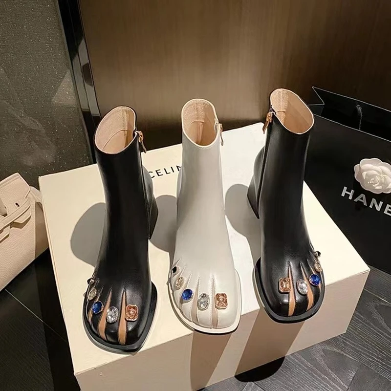 Designer Rhinestone Mid Heels Chelsea Boots Chunky Women Shoes 2022 Autumn Winter New Trend Fashion Boots Thick Short Boots
Designer Rhinestone Mid Heels Chelsea Boots Chunky Women Shoes 2022 Autumn Winter New Trend Fashion Boots Thick Short Boots