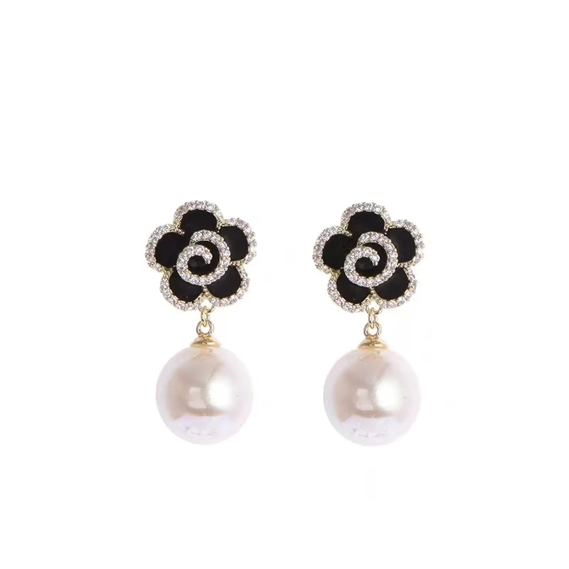 Elegant Sweet Shiny Crystal Black Camellia Flower Drop Earrings Pearl Pendant Dangle Earring for Woman Girls Accessories Jewelr
Elegant Sweet Shiny Crystal Black Camellia Flower Drop Earrings Pearl Pendant Dangle Earring for Woman Girls Accessories Jewelr