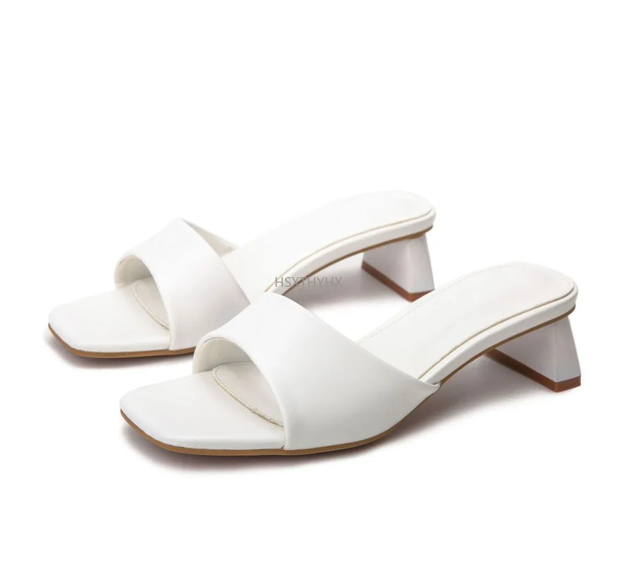 2022 Summer New High Quality Pu Super Fiber Leather Upper Fish Mouth Middle Heel Slippers 35-42 Women's Sandals Women Slippers 
2022 Summer New High Quality Pu Super Fiber Leather Upper Fish Mouth Middle Heel Slippers 35-42 Women's Sandals Women Slippers