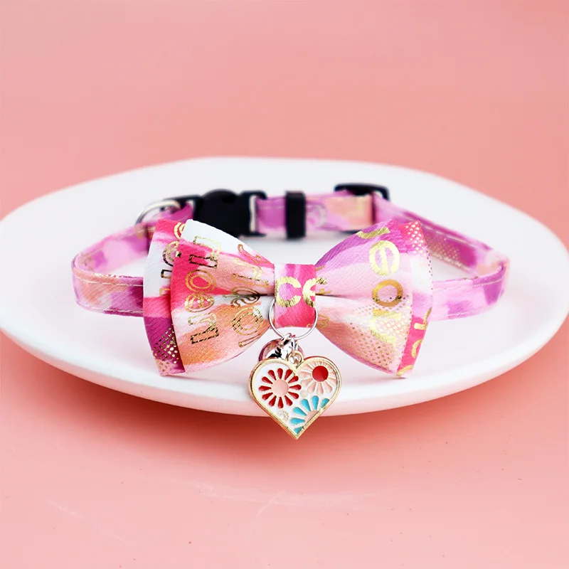 Новый ошейник для домашних животных, кошек, собак, галстук-бабочка, съемный красочный граффити, ожерелье для щенков с искусственным разрыво...
Новый ошейник для домашних животных, кошек, собак, галстук-бабочка, съемный красочный граффити, ожерелье для щенков с искусственным разрыво...