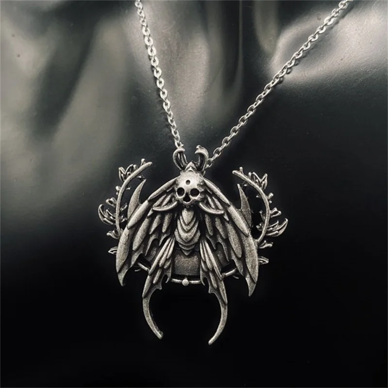 Gothic Skull Back Texture Feather Fly Moth Pendant Necklace Trend Personality Men Metal Pendant Party Gift Jewelry Dropshipping 
Gothic Skull Back Texture Feather Fly Moth Pendant Necklace Trend Personality Men Metal Pendant Party Gift Jewelry Dropshipping