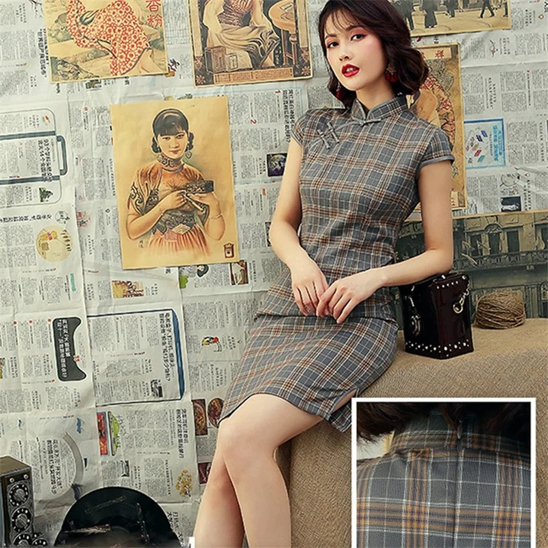 Chinese Dress Satin Vintage Plaid Women Oriental Robe Cheongsam Modern Qipao Female China Elegant Casual Party New Year Clothes 
Chinese Dress Satin Vintage Plaid Women Oriental Robe Cheongsam Modern Qipao Female China Elegant Casual Party New Year Clothes
