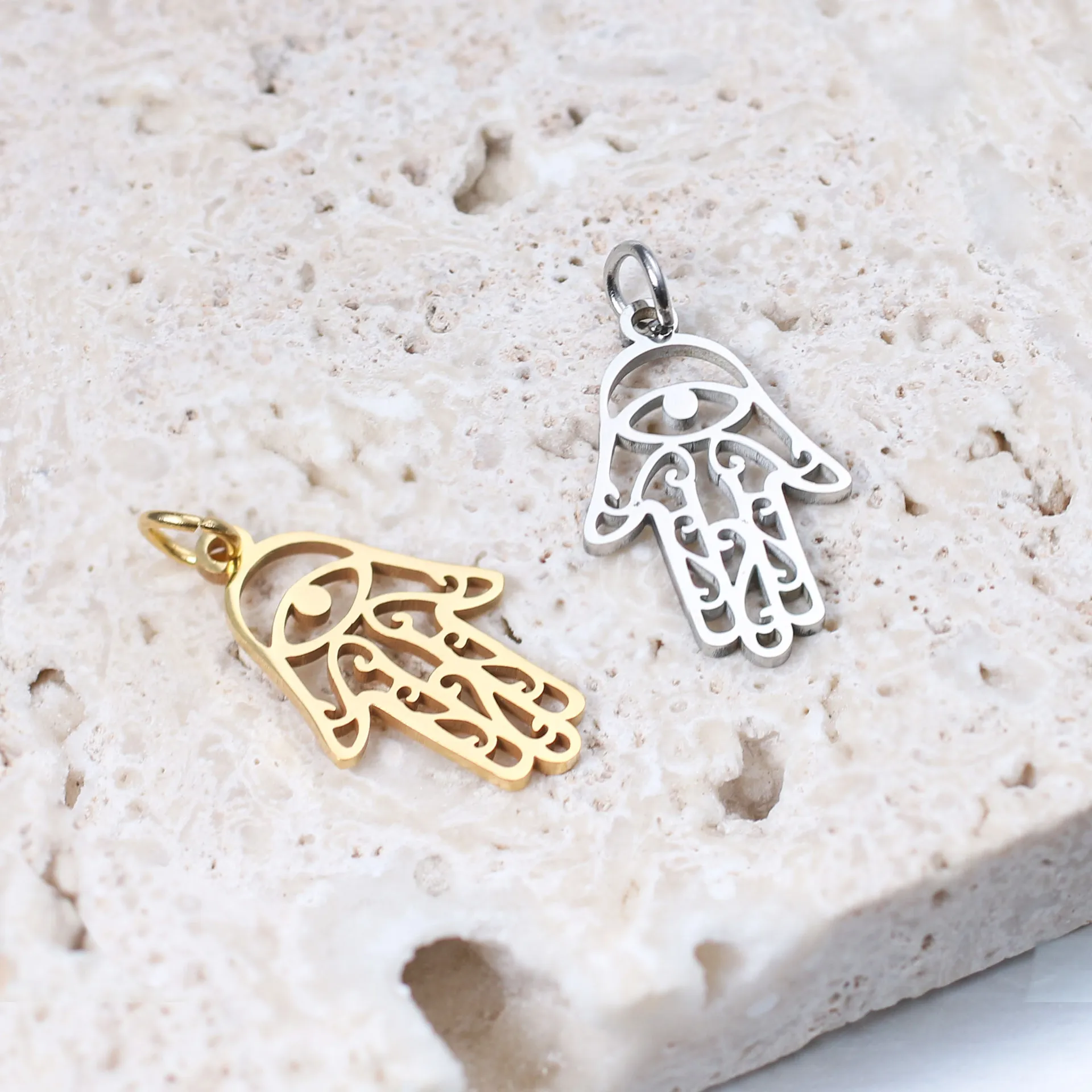 5pcs Exquisite Anime Hand Necklace Pendants Stainless Steel Fatima Hand Bracelet Charms Keychains Jewelry Accessories Wholesale
5pcs Exquisite Anime Hand Necklace Pendants Stainless Steel Fatima Hand Bracelet Charms Keychains Jewelry Accessories Wholesale