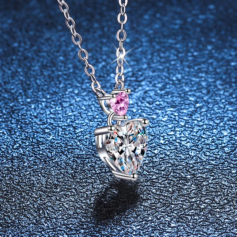 S925 Sterling Silver 100% 1ct Heart Cut Moissanite Necklace for Women 2 Stones Couple Double Heart Pendant Jewelry Wholesale
S925 Sterling Silver 100% 1ct Heart Cut Moissanite Necklace for Women 2 Stones Couple Double Heart Pendant Jewelry Wholesale