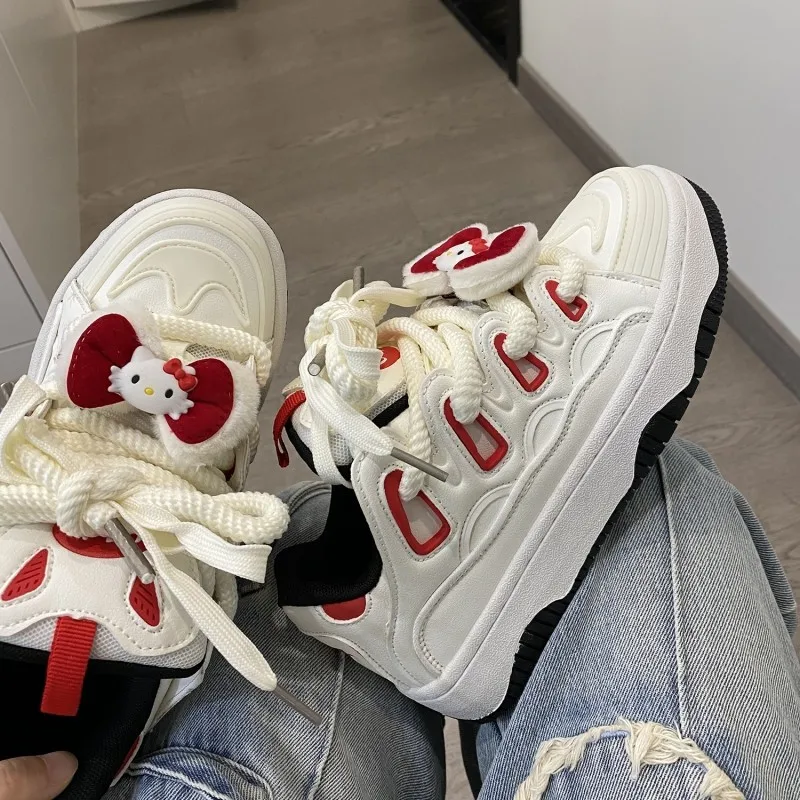 Sanrio Hello Kitty White Thick Sole Board Shoes Cute Cartoon Red Bow Sports Shoes Women Fashion Versatile Casual Shoes Gift
Sanrio Hello Kitty White Thick Sole Board Shoes Cute Cartoon Red Bow Sports Shoes Women Fashion Versatile Casual Shoes Gift
