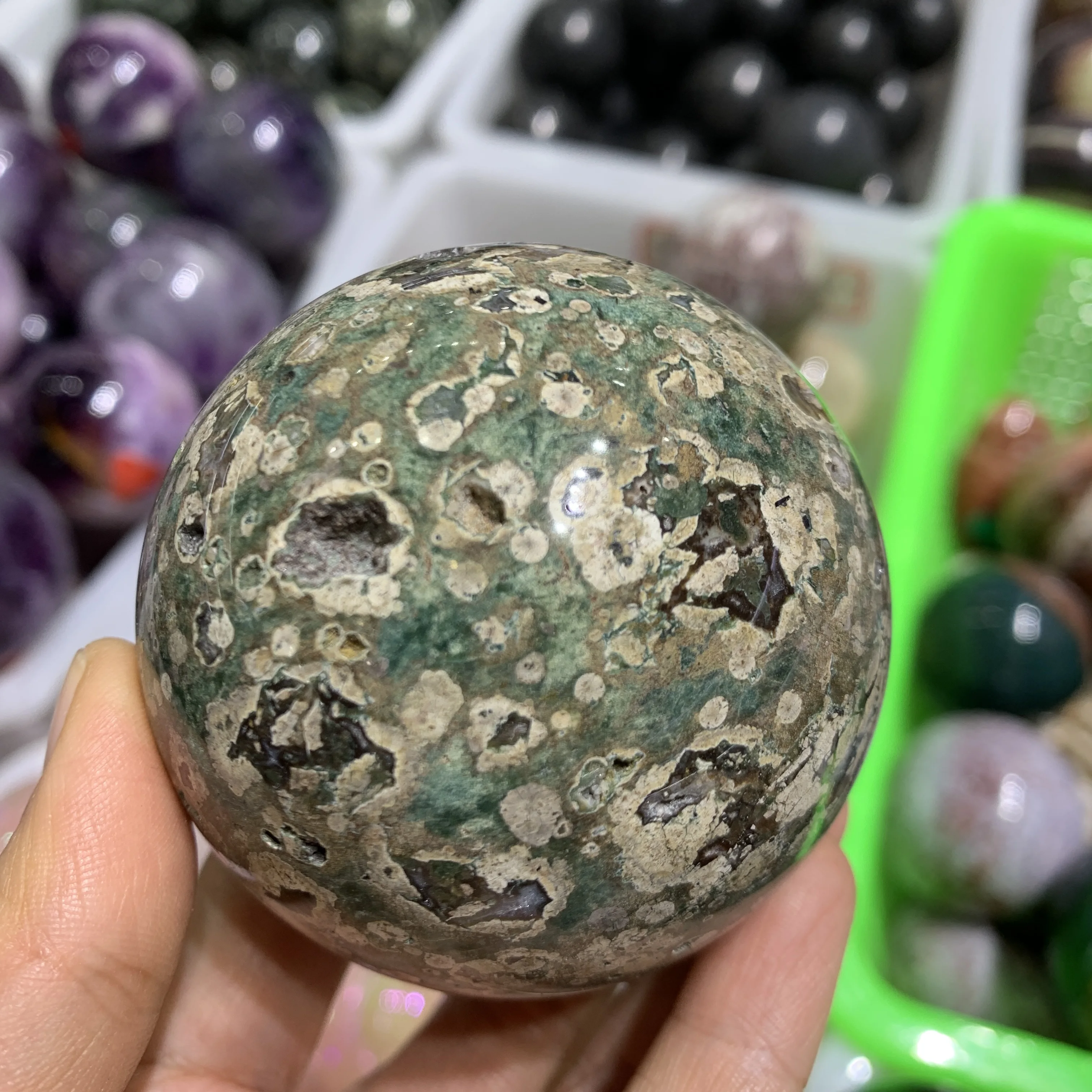 65mm Natural Agate Ball Healing Home Decoration Fengshui Sphere 
65mm Natural Agate Ball Healing Home Decoration Fengshui Sphere